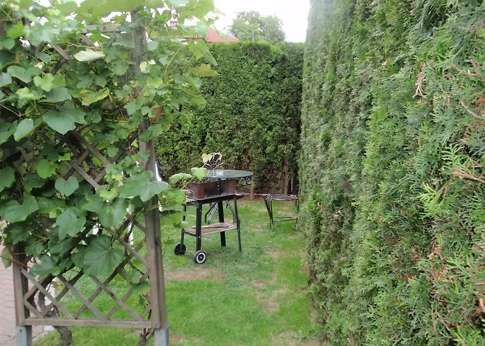 Couette-café Noclegi16 2*